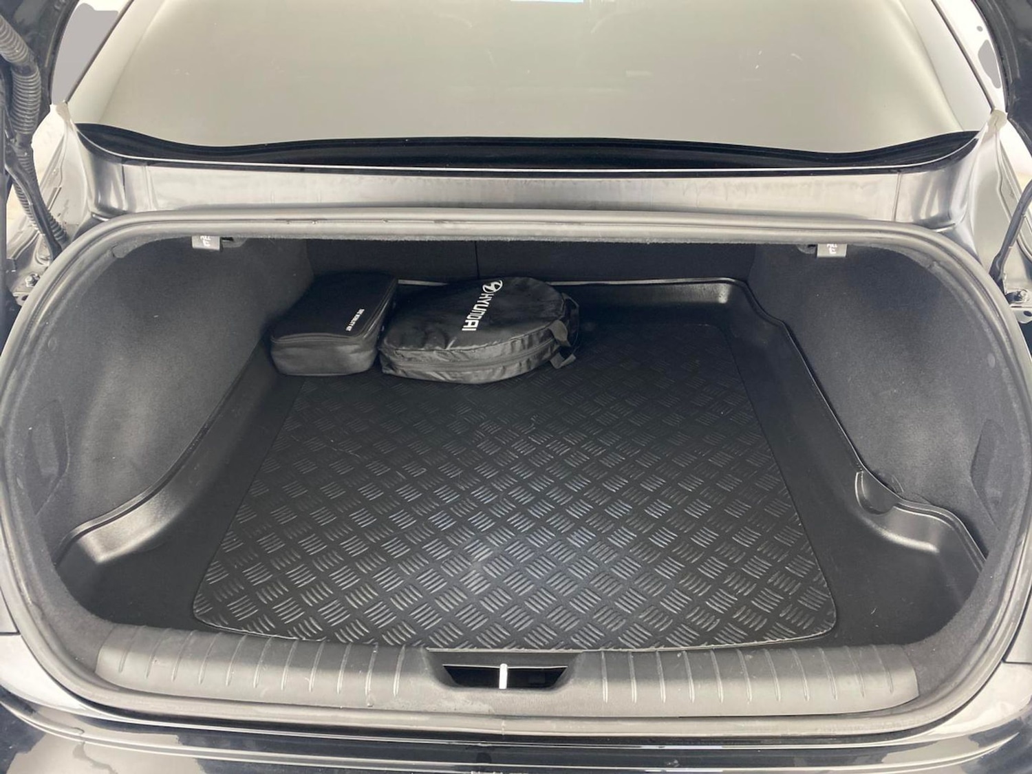 Used Hyundai IONIQ 6 2024 for sale - 77951100: Photo 9