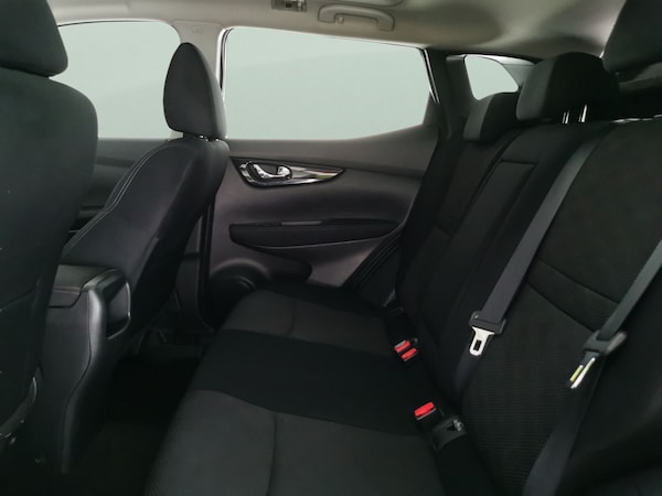 Used Nissan Qashqai 2015 for sale - 76240803: Photo 30