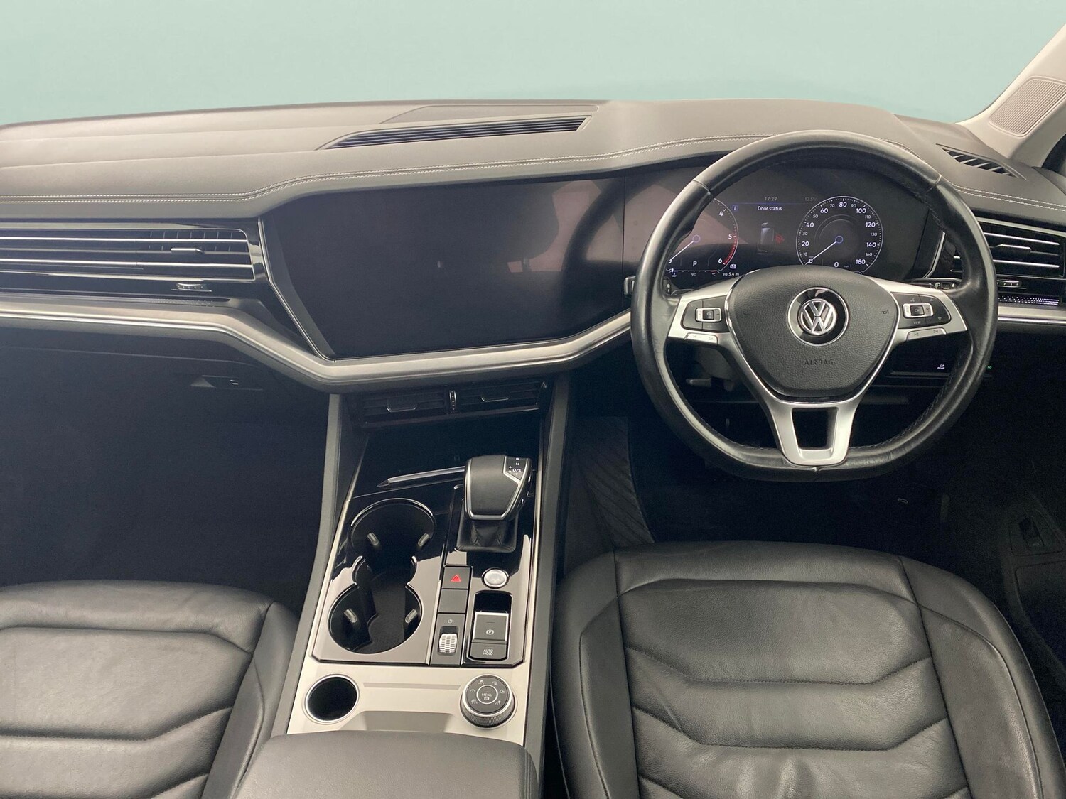 Used Volkswagen Touareg for sale - 77676930: Photo 4