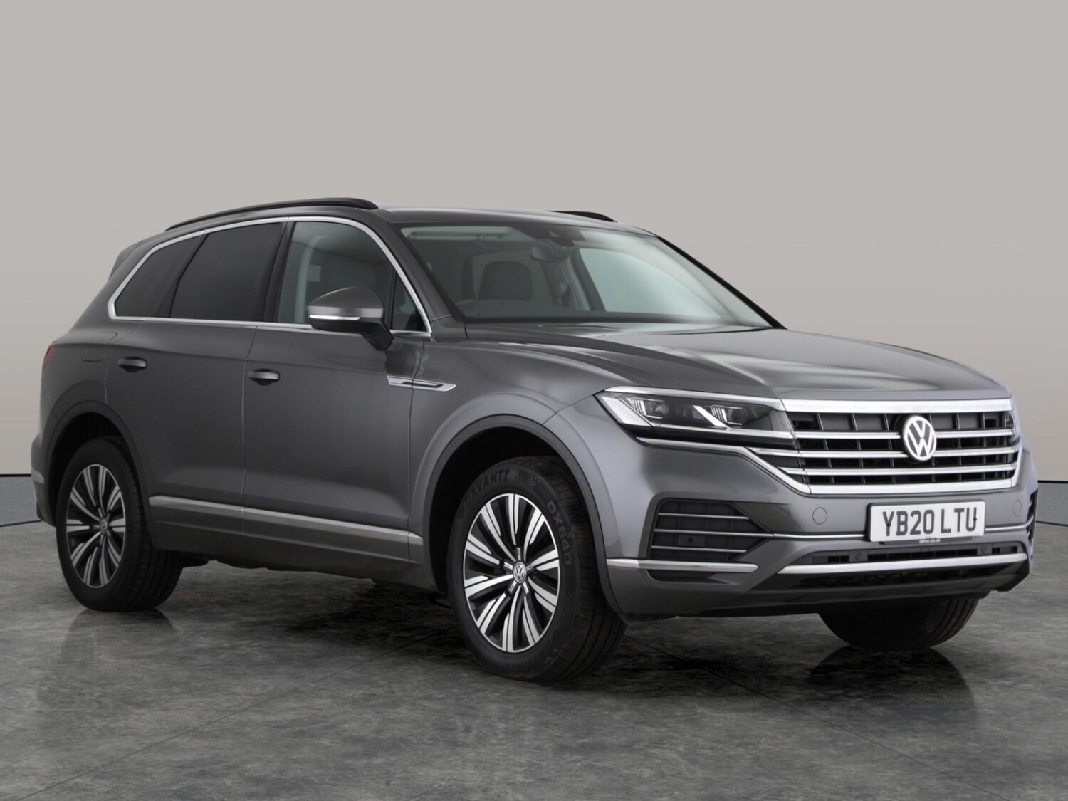 Used Volkswagen Touareg for sale - 77676930: Photo 8