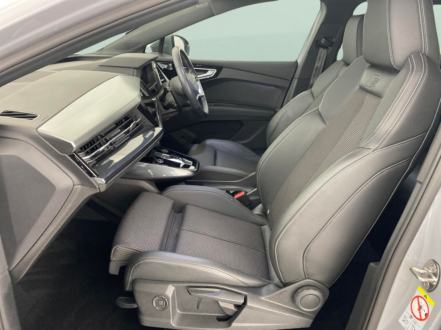 Used Audi Q4 e-tron 2023 for sale - 76384828: Photo 5