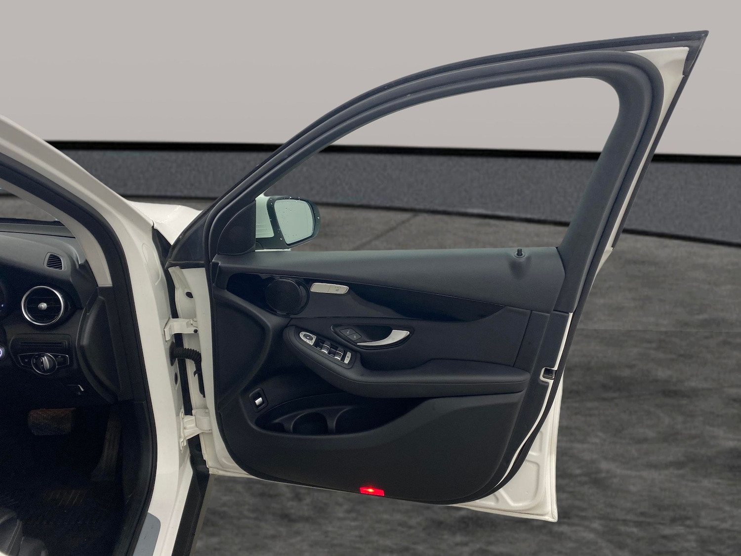 Used Mercedes-Benz GLC 2020 for sale - 77701767: Photo 28