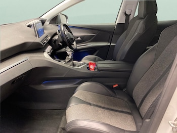 Used Peugeot 3008 2018 for sale - 79400331: Photo