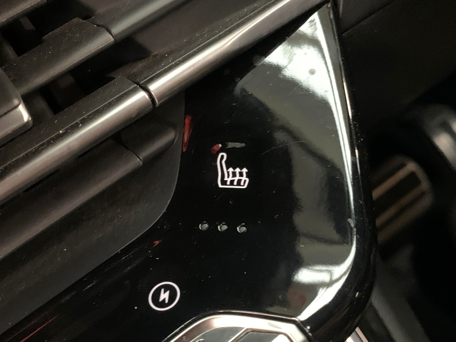 Used Peugeot E-2008 2022 for sale - 76577885: Photo 16