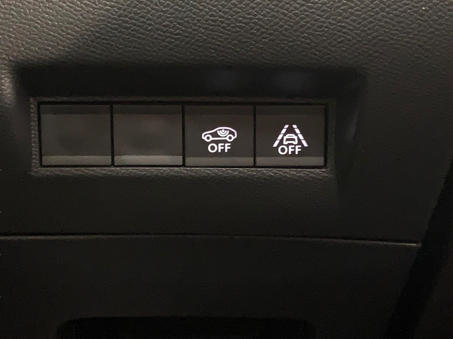 Used Peugeot E-2008 2022 for sale - 76577885: Photo 19