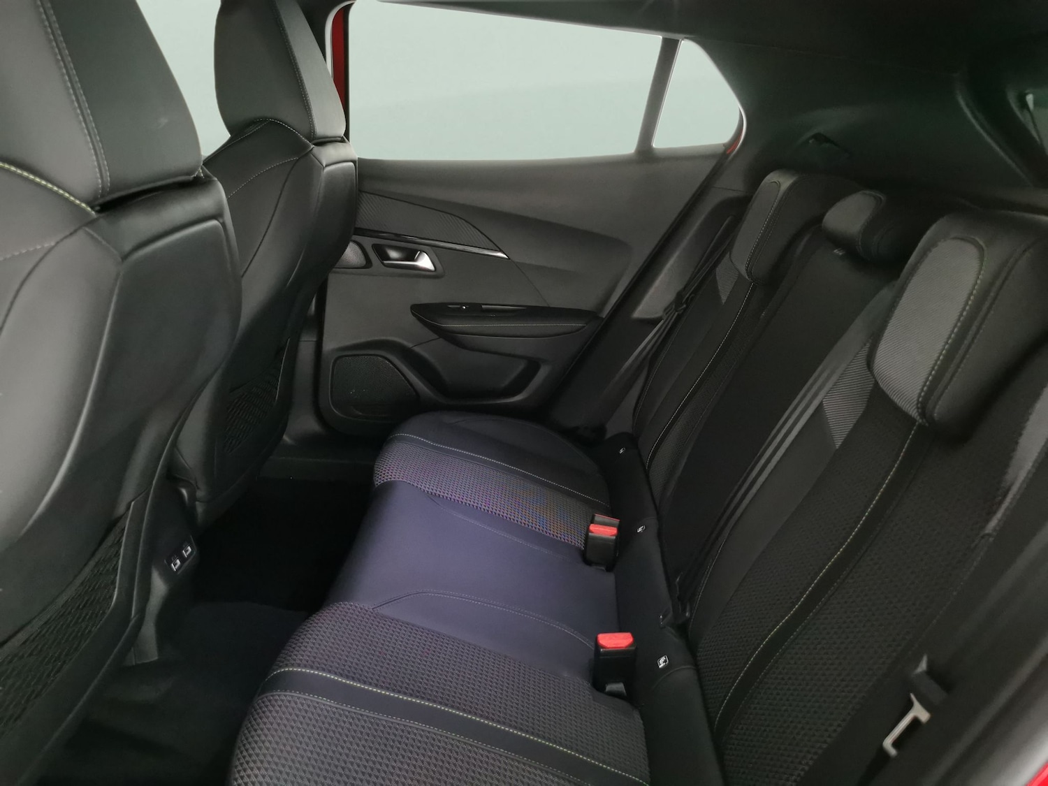 Used Peugeot E-2008 2022 for sale - 76577885: Photo 27