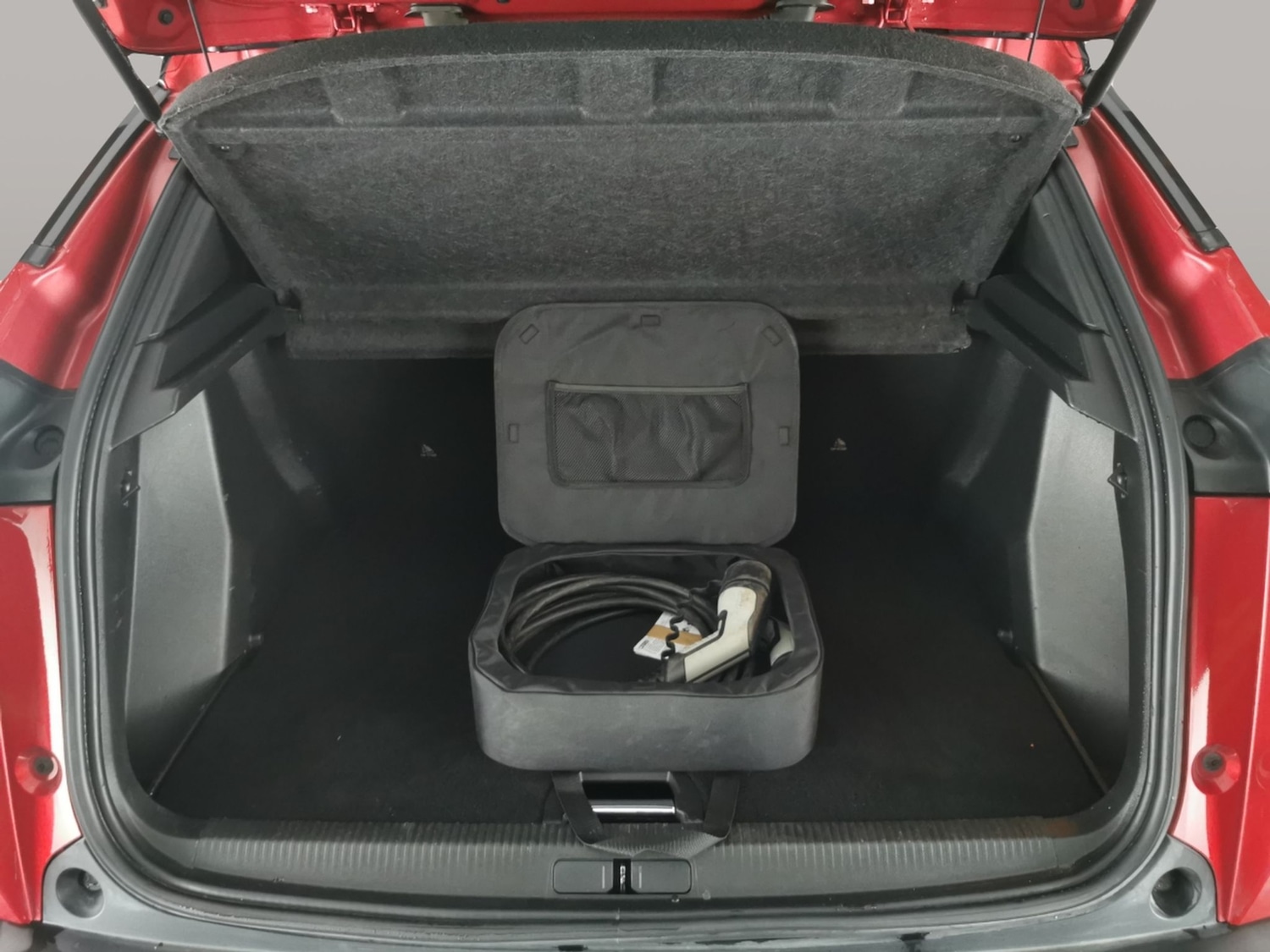 Used Peugeot E-2008 2022 for sale - 76577885: Photo 34