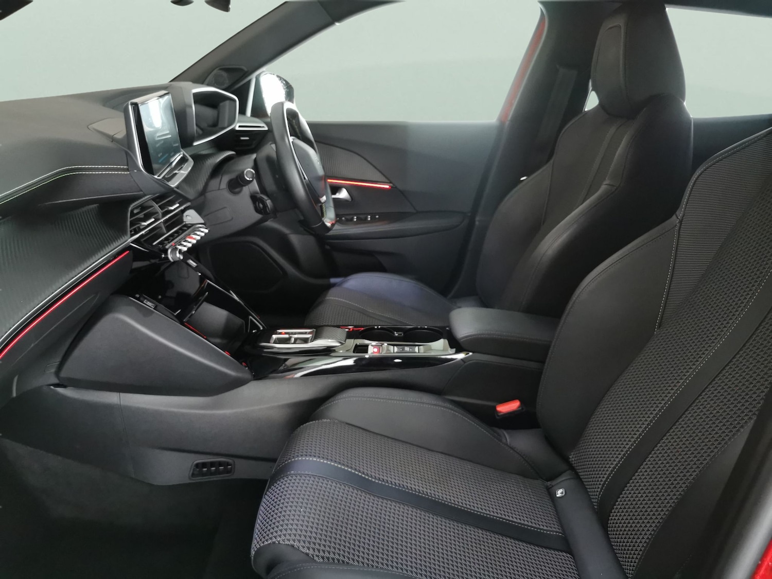 Used Peugeot E-2008 2022 for sale - 76577885: Photo 4