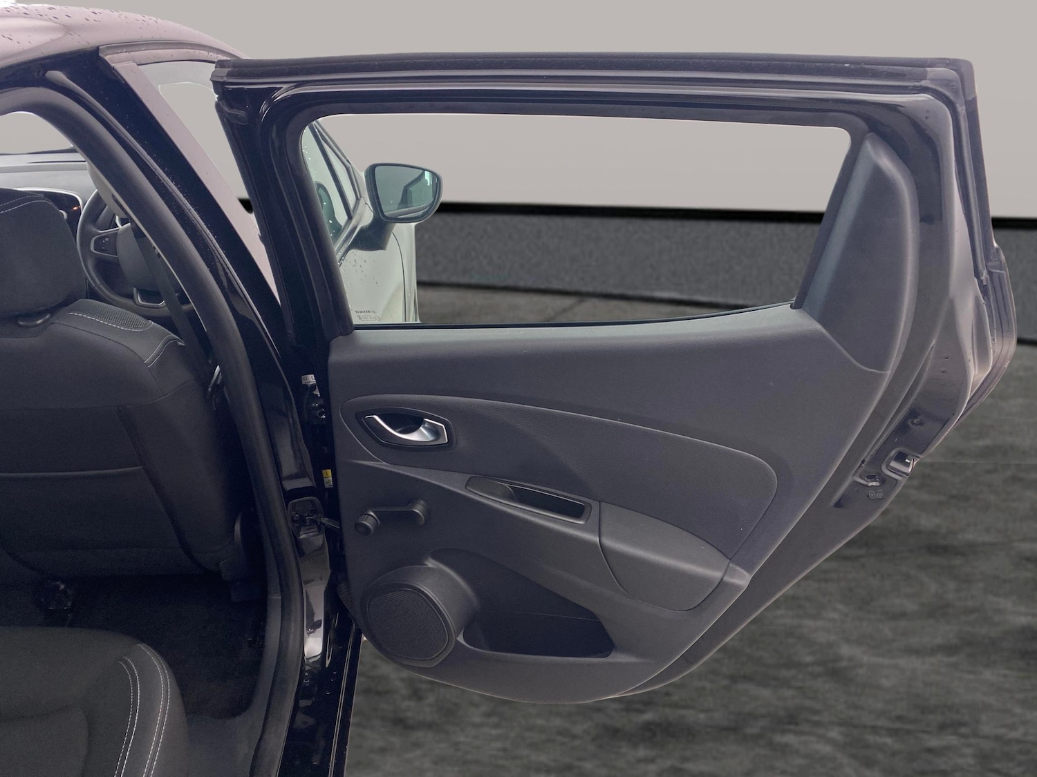 Used Renault Clio 2019 for sale - 76984532: Photo 23