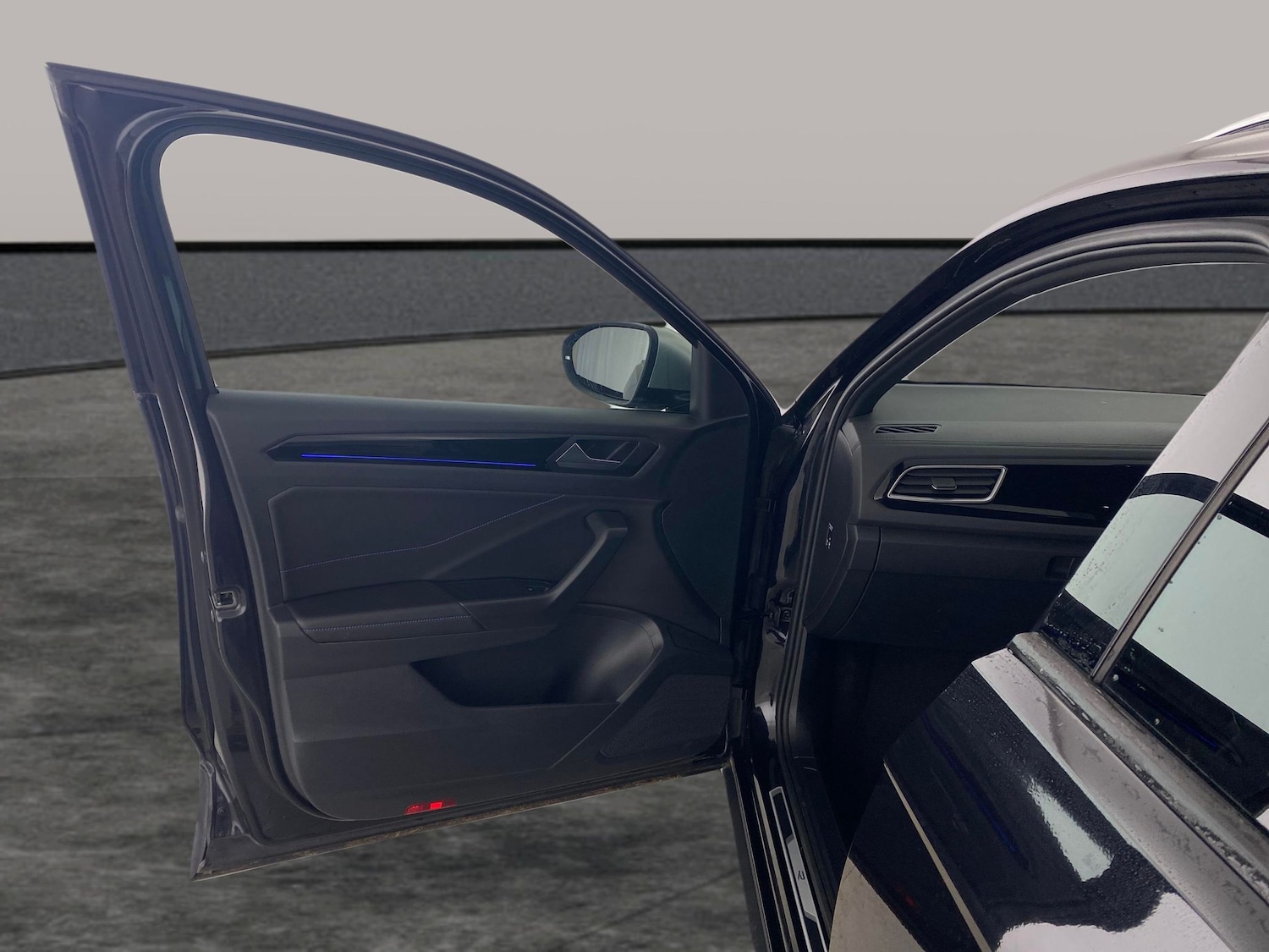 Used Volkswagen T-Roc 2023 for sale - 77113880: Photo 20