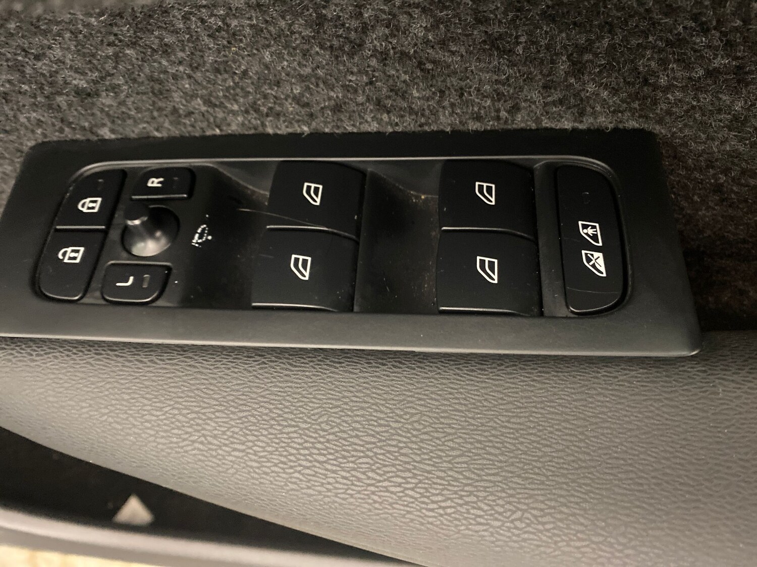 Used Volvo XC40 2024 for sale - 77530044: Photo 14