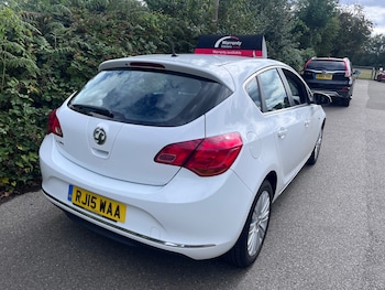 Used Vauxhall Astra 2015 for sale - 75715642: Photo