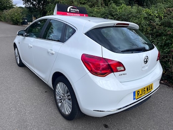Used Vauxhall Astra 2015 for sale - 75715642: Photo
