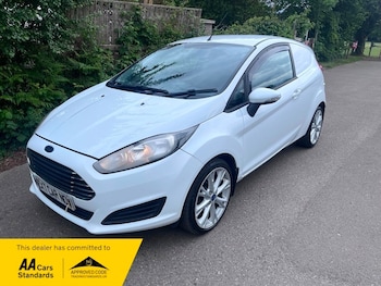 Used Ford Fiesta 2015 for sale - 78611390: Photo
