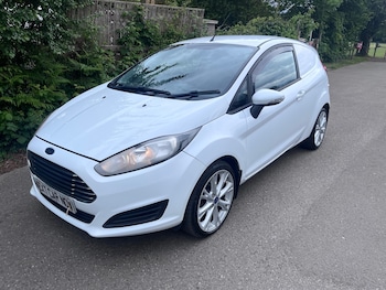 Used Ford Fiesta 2015 for sale - 78611390: Photo