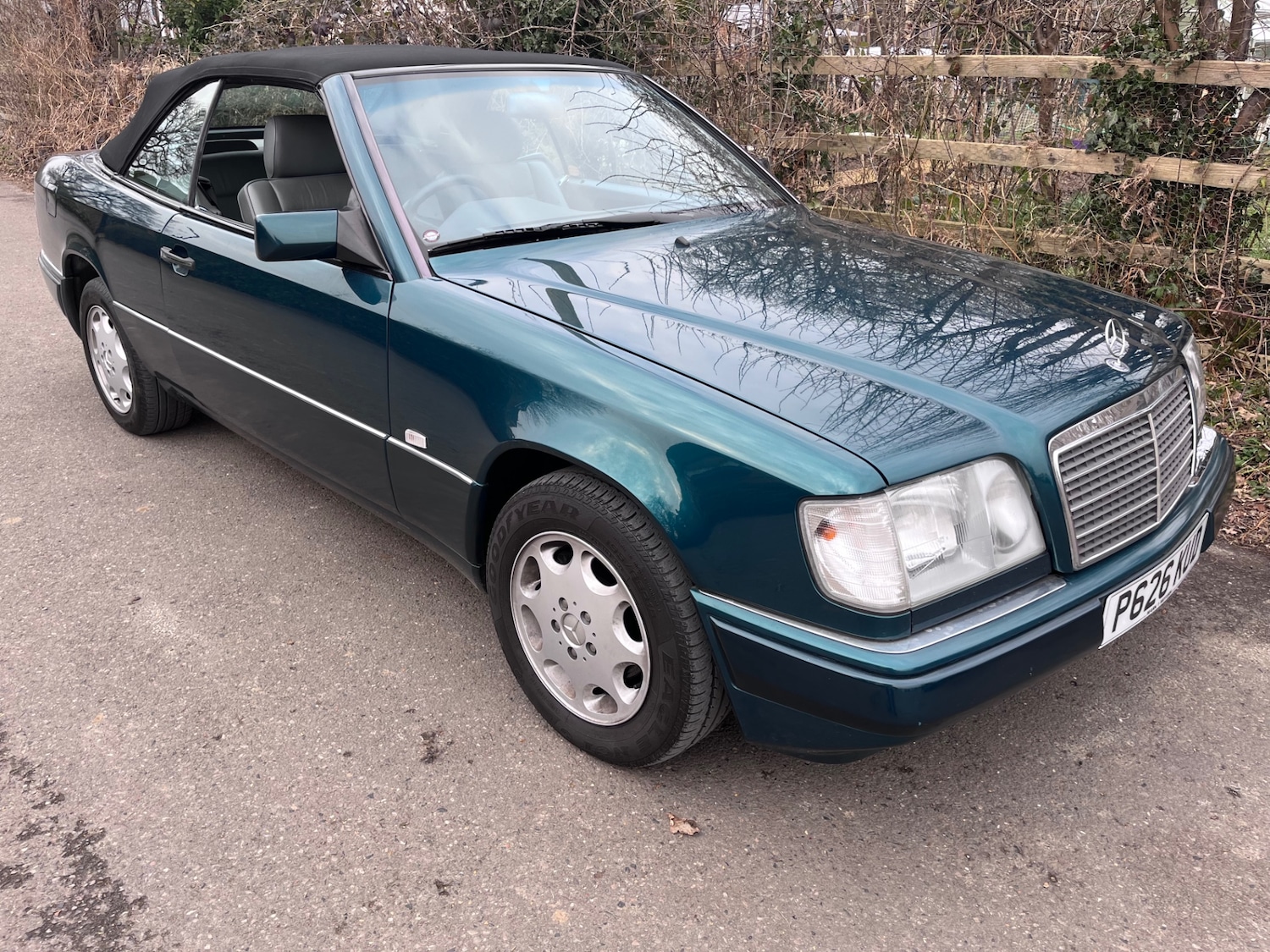 Used Mercedes-Benz E Class 1997 for sale - 76336043: Photo 3