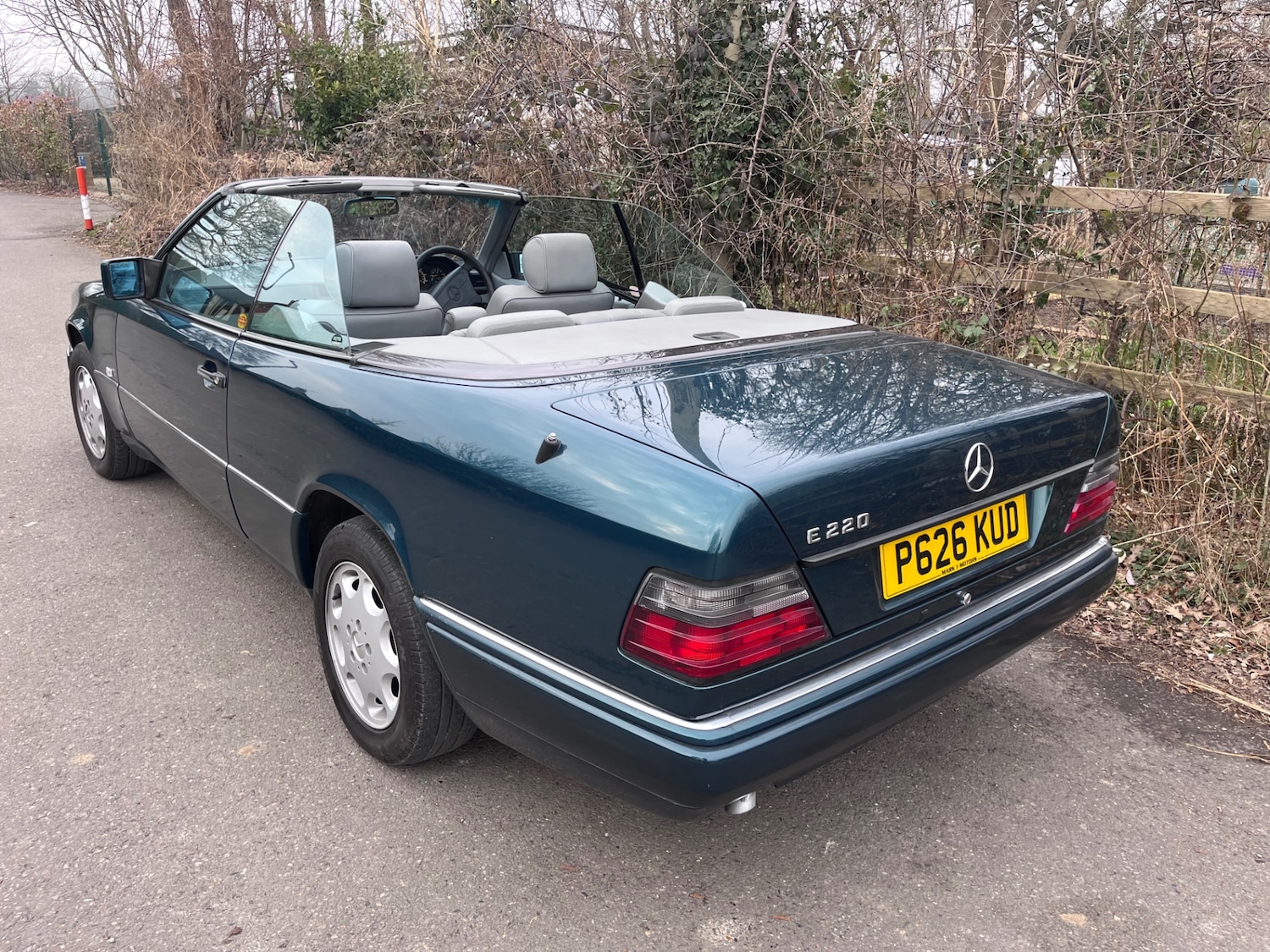 Used Mercedes-Benz E Class 1997 for sale - 76336043: Photo 4