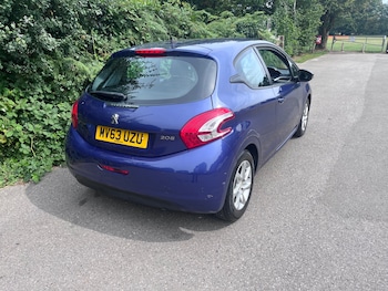 Used Peugeot 208 2013 for sale - 75514852: Photo