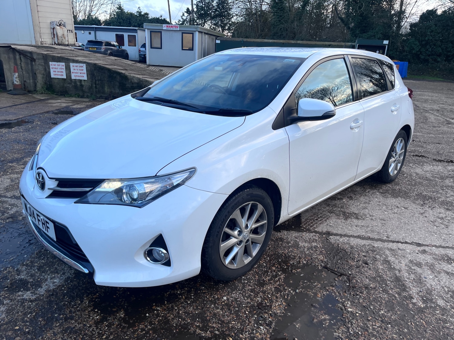 Used Toyota Auris 2014 for sale - 77280459: Photo 2