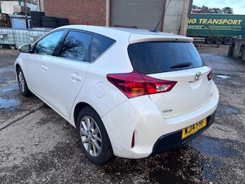 Used Toyota Auris 2014 for sale - 77280459: Photo