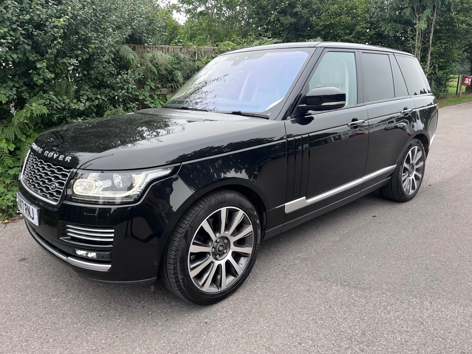 Used Land Rover Range Rover 2017 for sale - 76328949: Photo 2