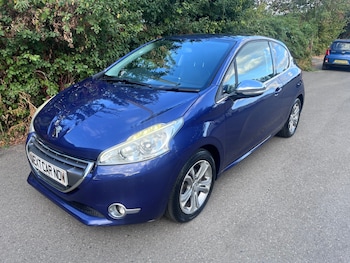 Used Peugeot 208 2014 for sale - 79601790: Photo