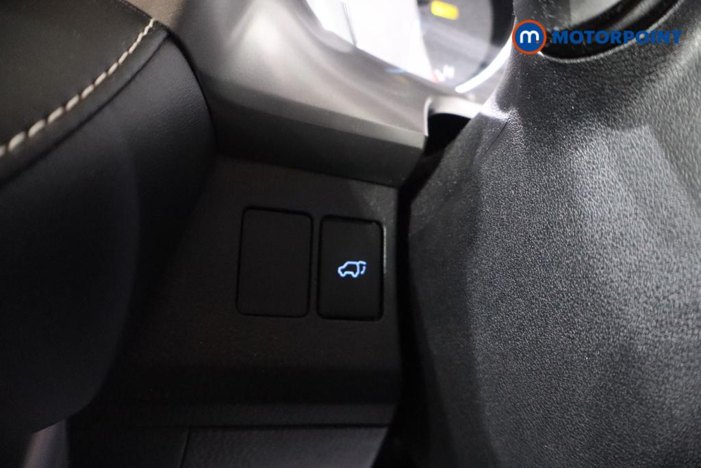 Used Toyota RAV4 2017 for sale - 76710279: Photo 21