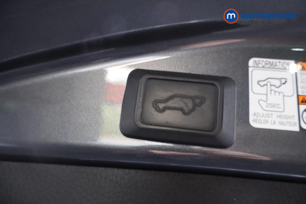 Used Toyota RAV4 2017 for sale - 76710279: Photo 32