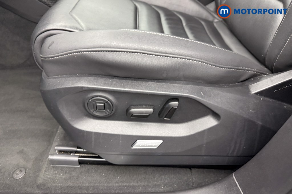 Used Volkswagen Touareg 2021 for sale - 76101925: Photo 35