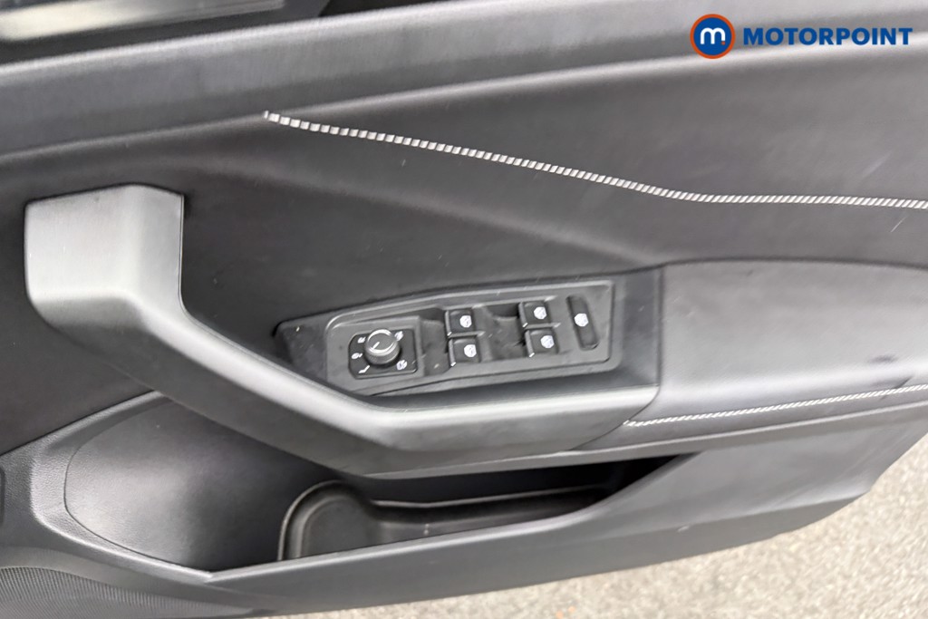 Used Volkswagen T-Roc 2022 for sale - 77691902: Photo 25