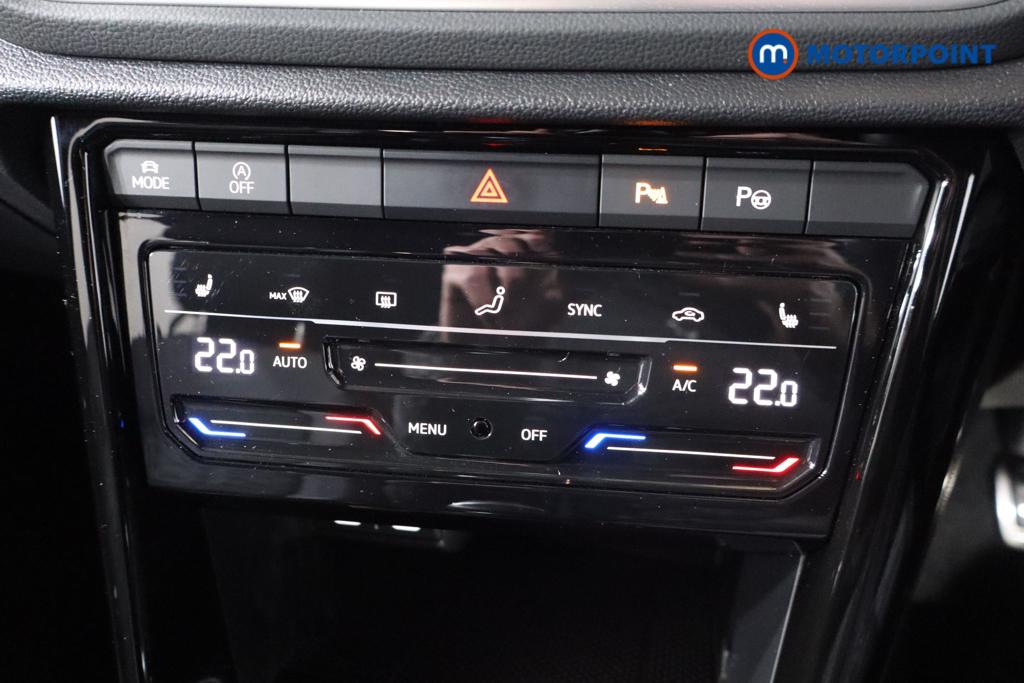 Used Volkswagen T-Roc 2024 for sale - 77650739: Photo 22