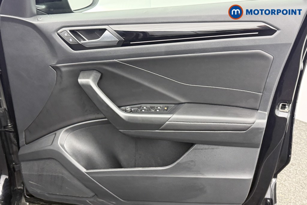 Used Volkswagen T-Roc 2025 for sale - 77297825: Photo 26