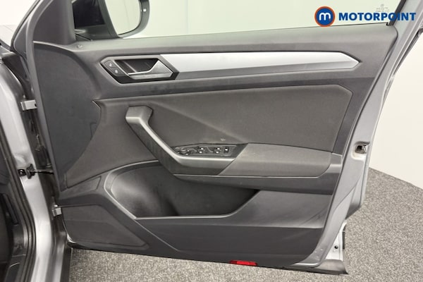 Used Volkswagen T-Roc 2022 for sale - 76218045: Photo 26