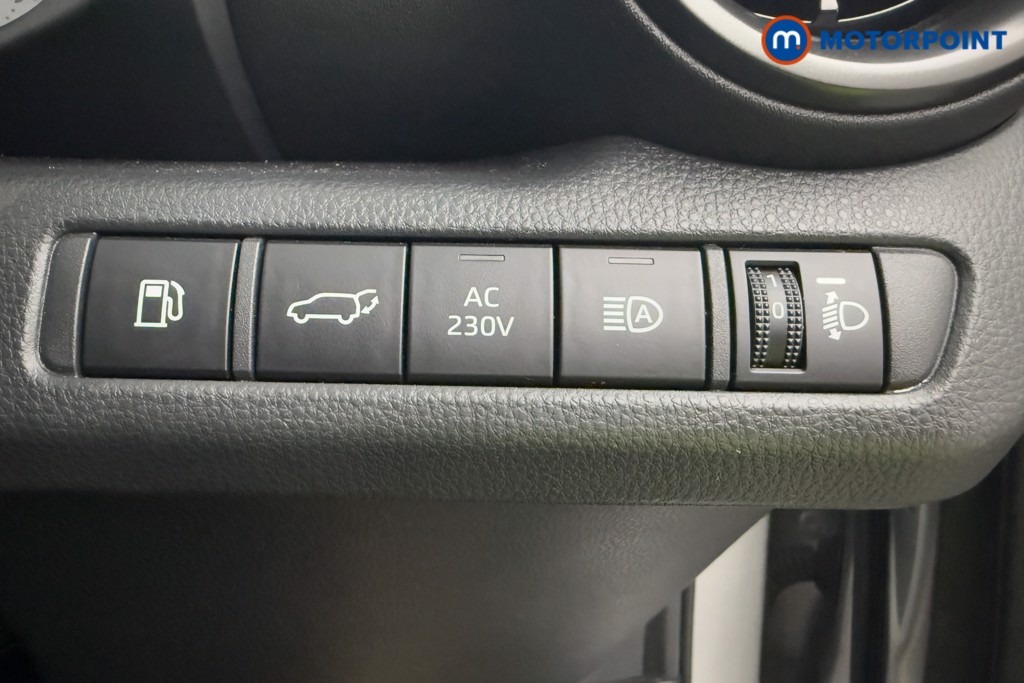 Used Toyota C-HR 2024 for sale - 76831146: Photo 24