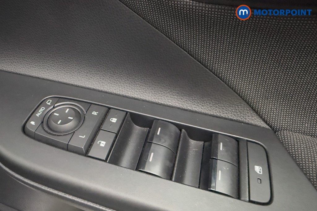 Used Toyota C-HR 2024 for sale - 76831146: Photo 26