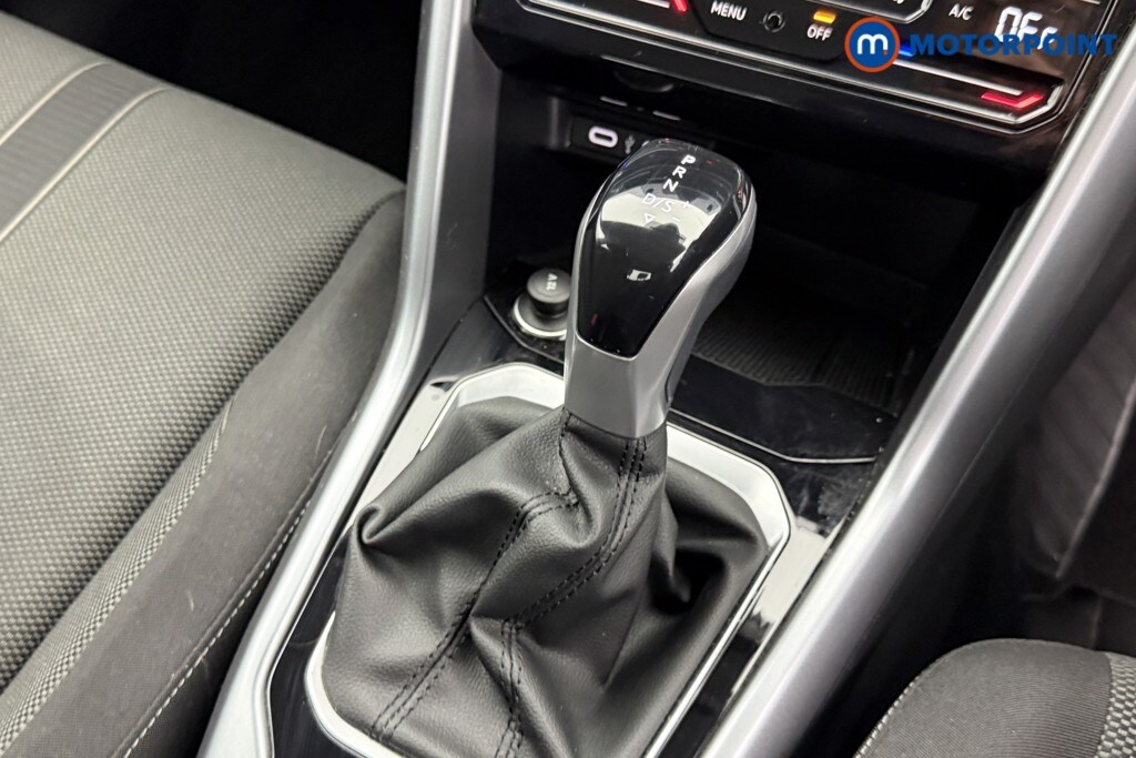 Used Volkswagen T-Roc 2023 for sale - 76063037: Photo 21