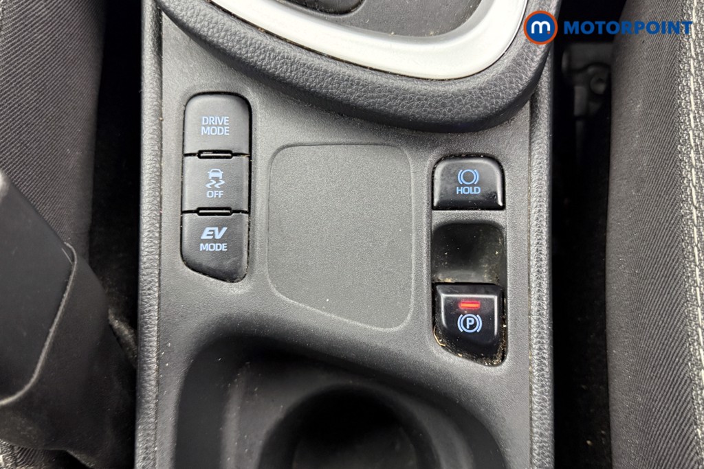 Used Toyota Yaris Cross 2024 for sale - 76352813: Photo 20