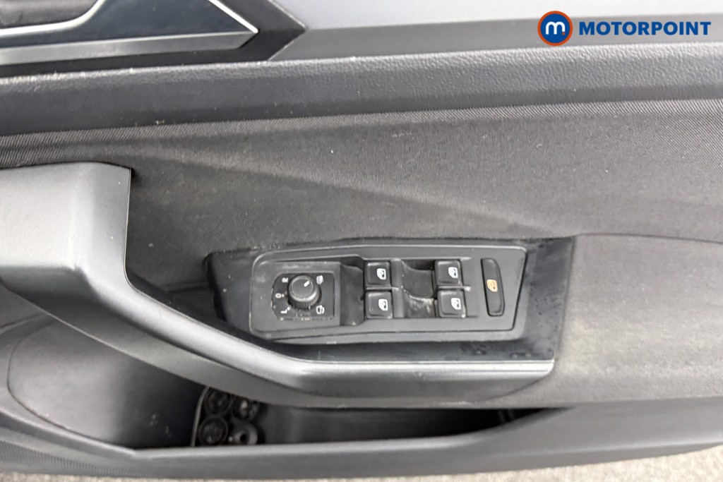 Used Volkswagen T-Roc 2023 for sale - 77032304: Photo 25