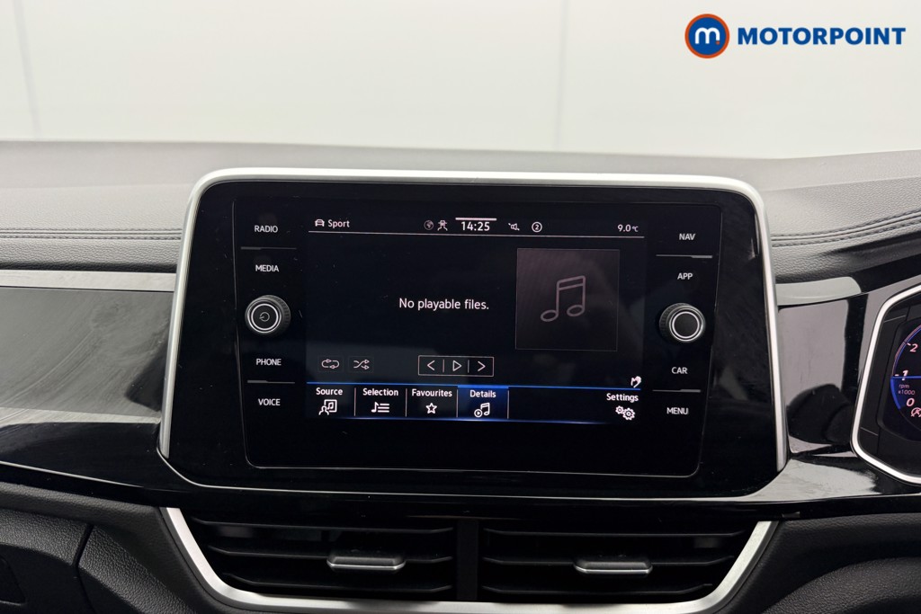 Used Volkswagen T-Roc 2023 for sale - 76612069: Photo 12