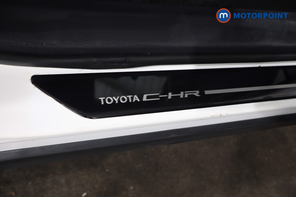 Used Toyota C-HR 2024 for sale - 77259300: Photo 30