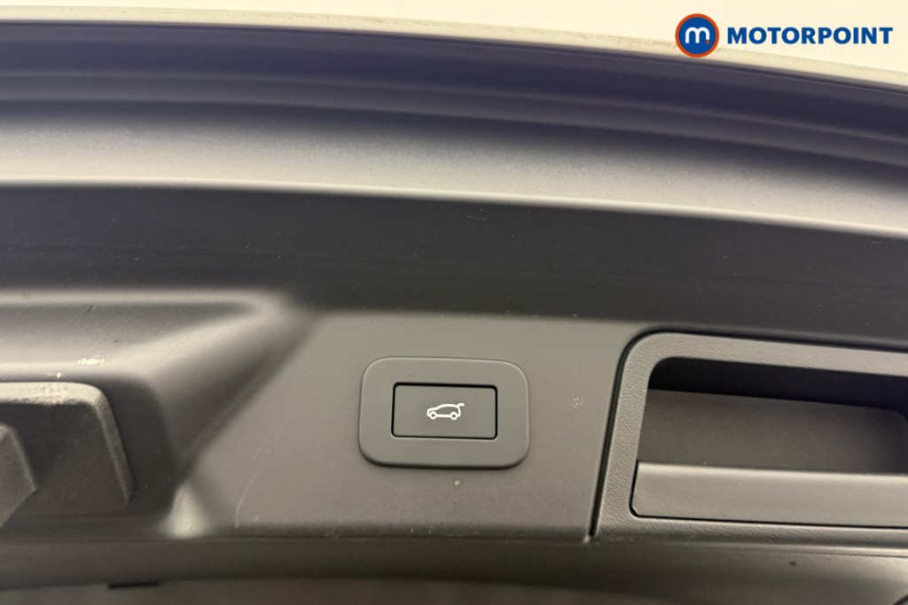 Used Land Rover Range Rover Velar 2023 for sale - 77414992: Photo 32