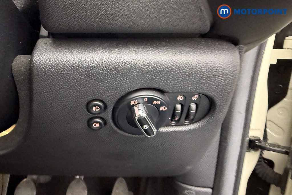 Used MINI Convertible 2019 for sale - 76746245: Photo 21