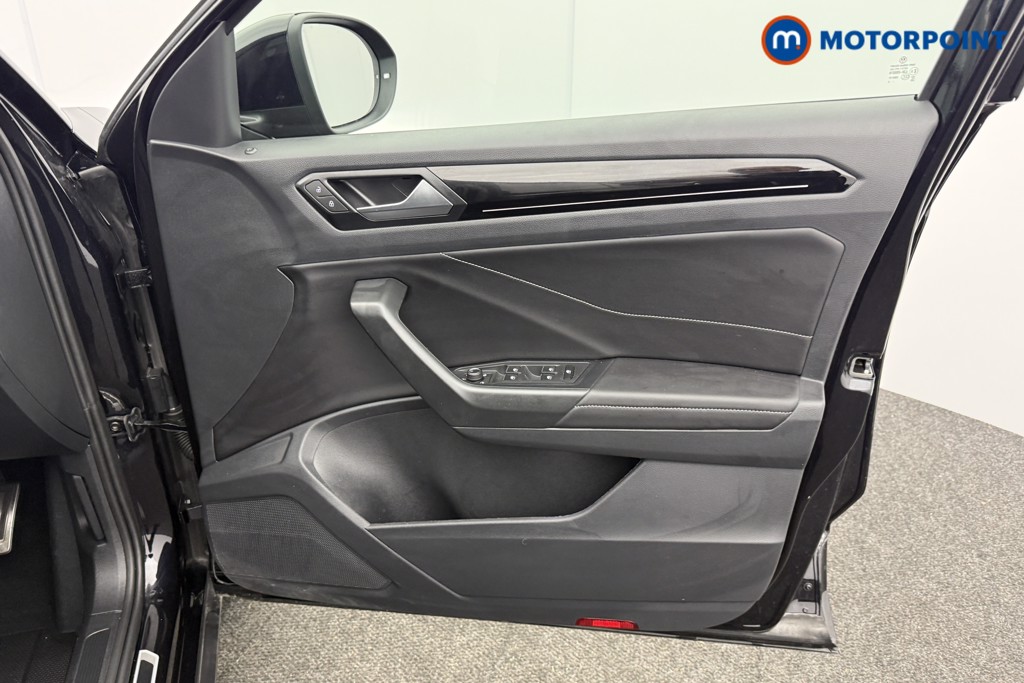 Used Volkswagen T-Roc 2025 for sale - 77297839: Photo 26