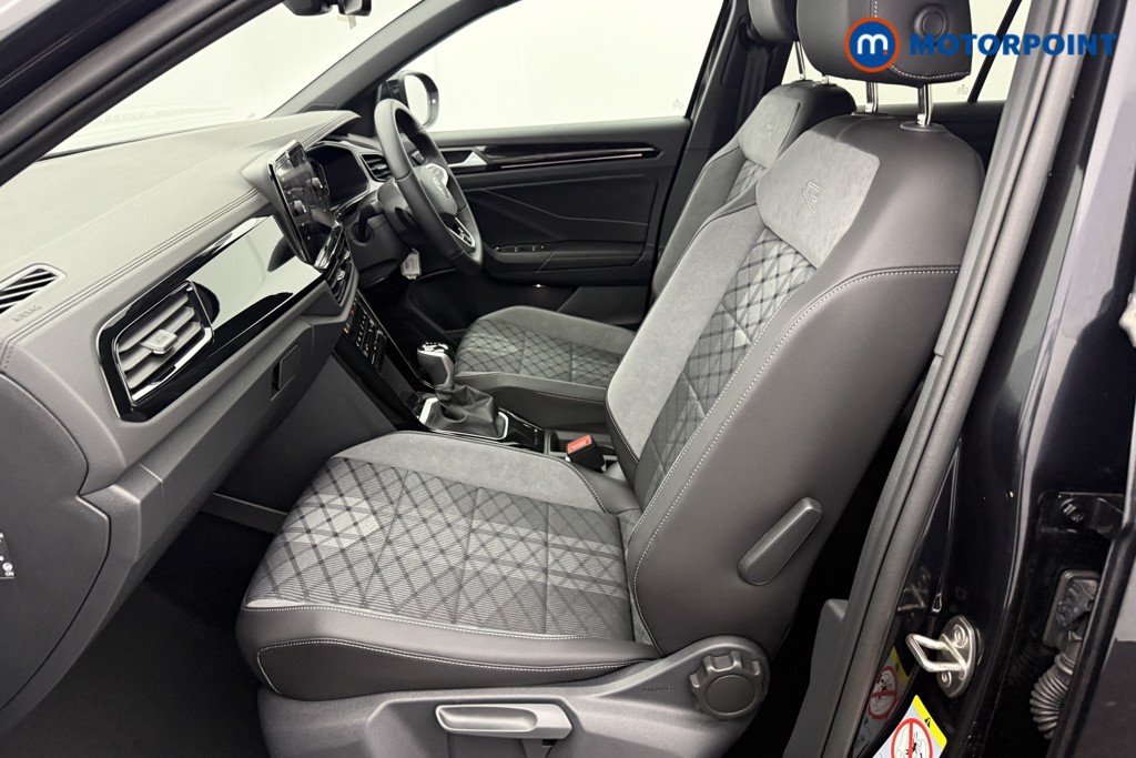 Used Volkswagen T-Roc 2025 for sale - 77297839: Photo 31