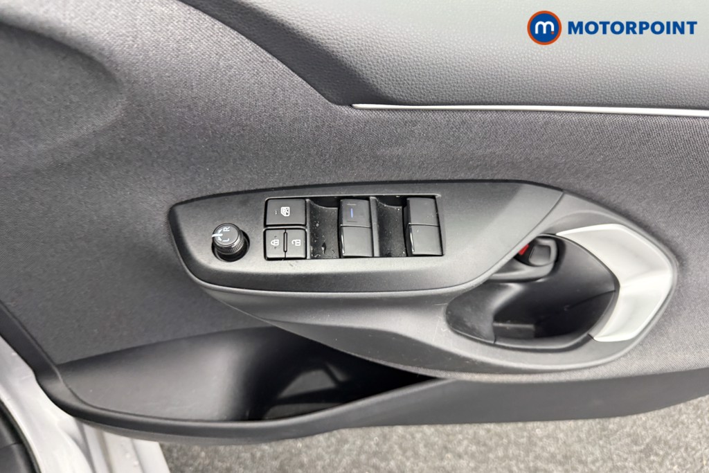 Used Toyota Yaris 2022 for sale - 76352762: Photo 23