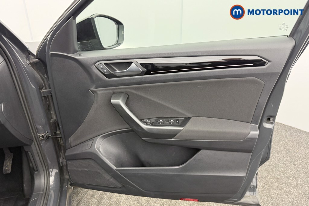 Used Volkswagen T-Roc 2022 for sale - 77446536: Photo 26