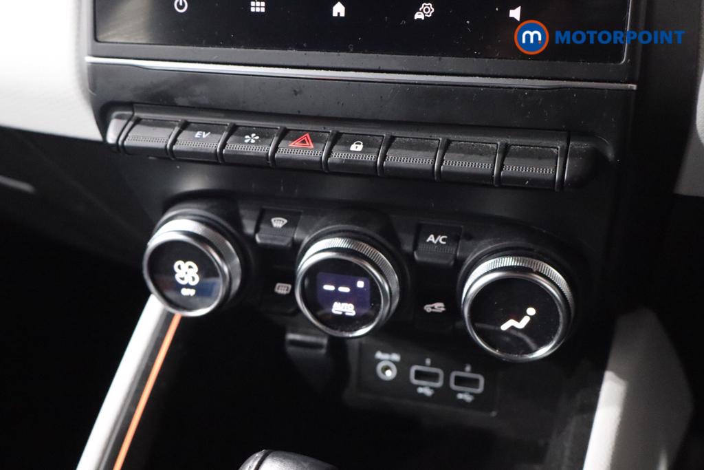 Used Renault Clio 2022 for sale - 77367906: Photo 12