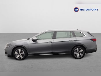Used Volkswagen Passat 2025 for sale - 78722225: Photo