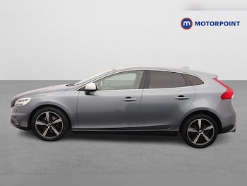 Used Volvo V40 2018 for sale - 78353821: Photo