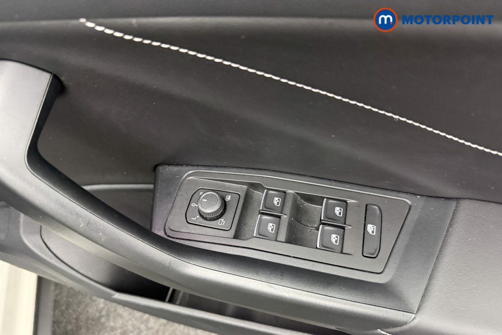 Used Volkswagen T-Roc 2023 for sale - 76636862: Photo 19